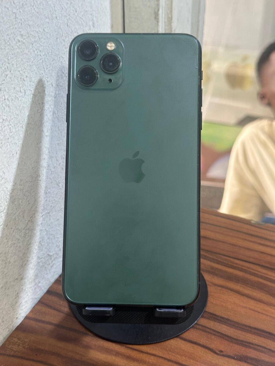 iPhone 11 Pro Max 64gb ( vendu avec reçu )