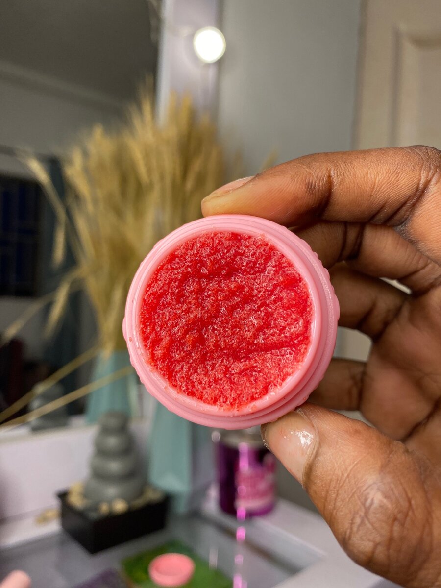 Lip scrub