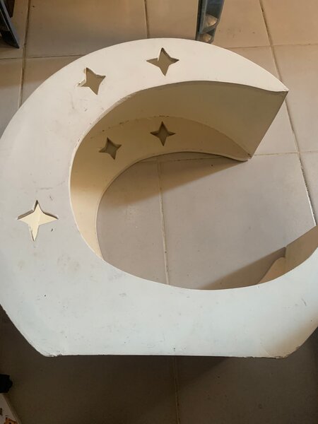 Boîte en forme de lune