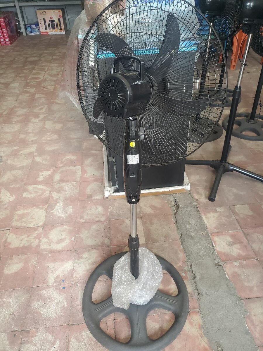 Ventilateur sur pied iLux réglable