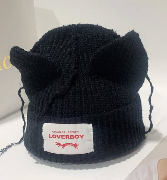 Шапочки loverboy😍