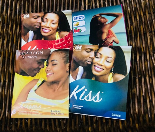 12 Préservatifs( 4 paquets)