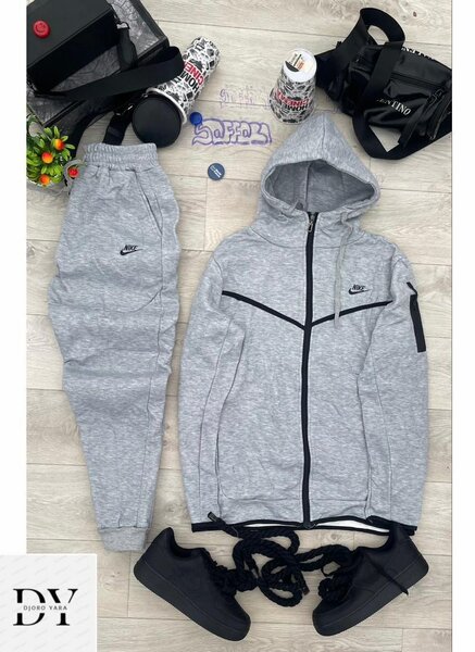 Ensemble de sport gris pour hommes