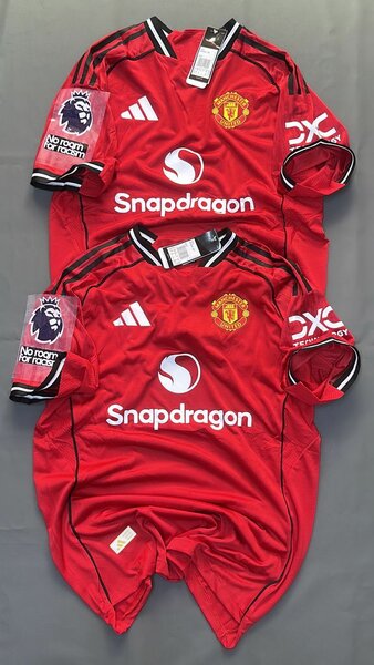 Maillot de football rouge