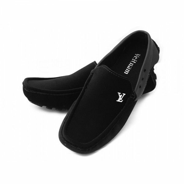 Causal shoes