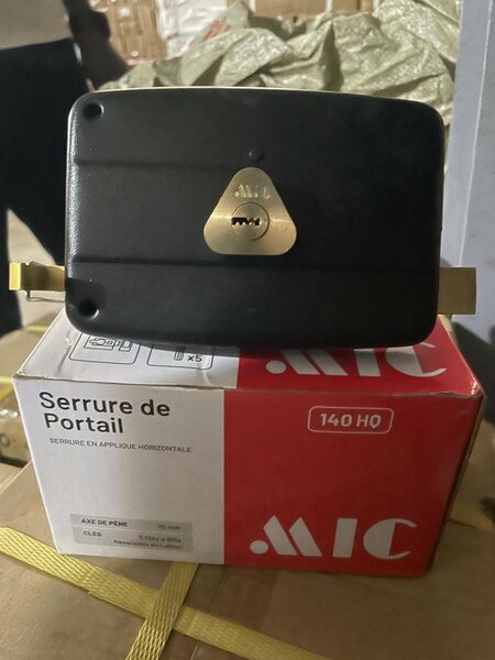 Serrure de portail MIC robuste