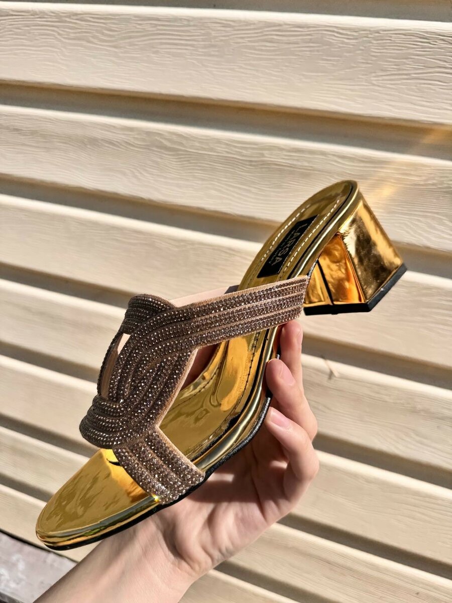 Новая обувь сваровские камни