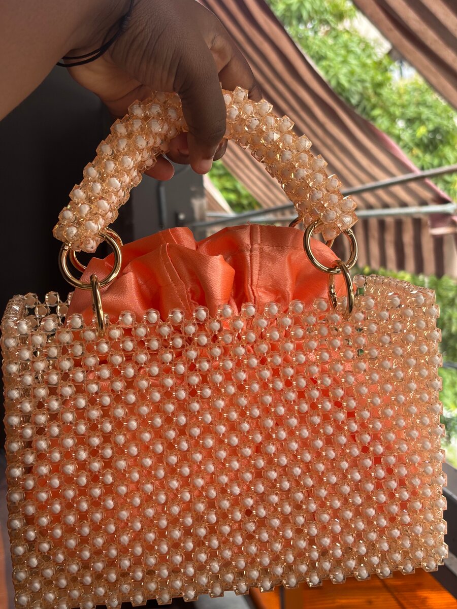 Sac à main perles élégant