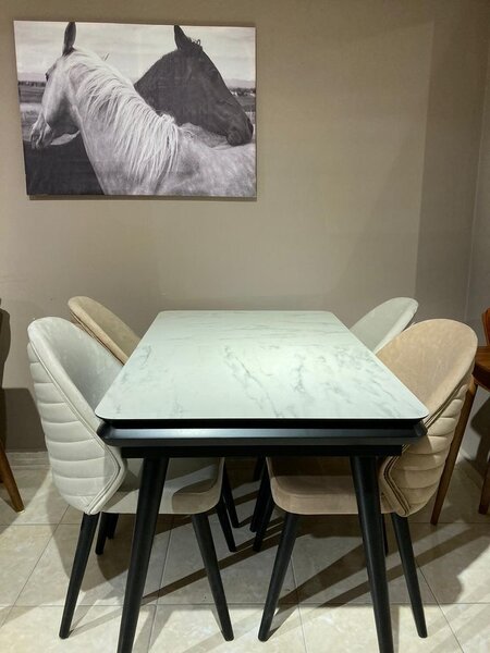 Table à manger moderne