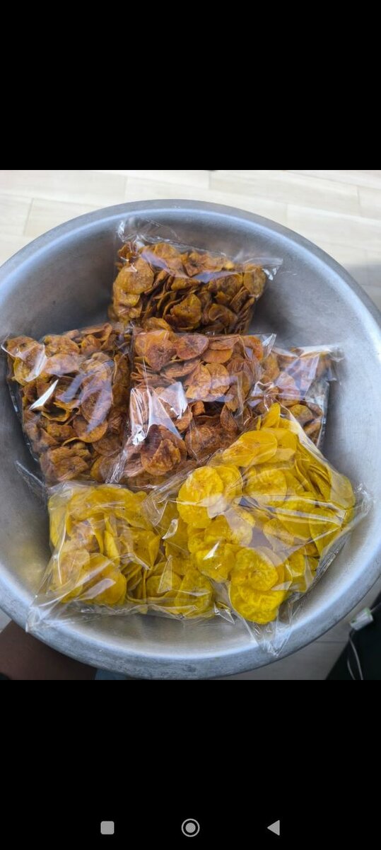 Amuse bouche (chips, croquettes, gâteau coco)