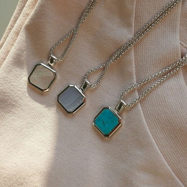 Collier Pendentif Géométrique Élégant