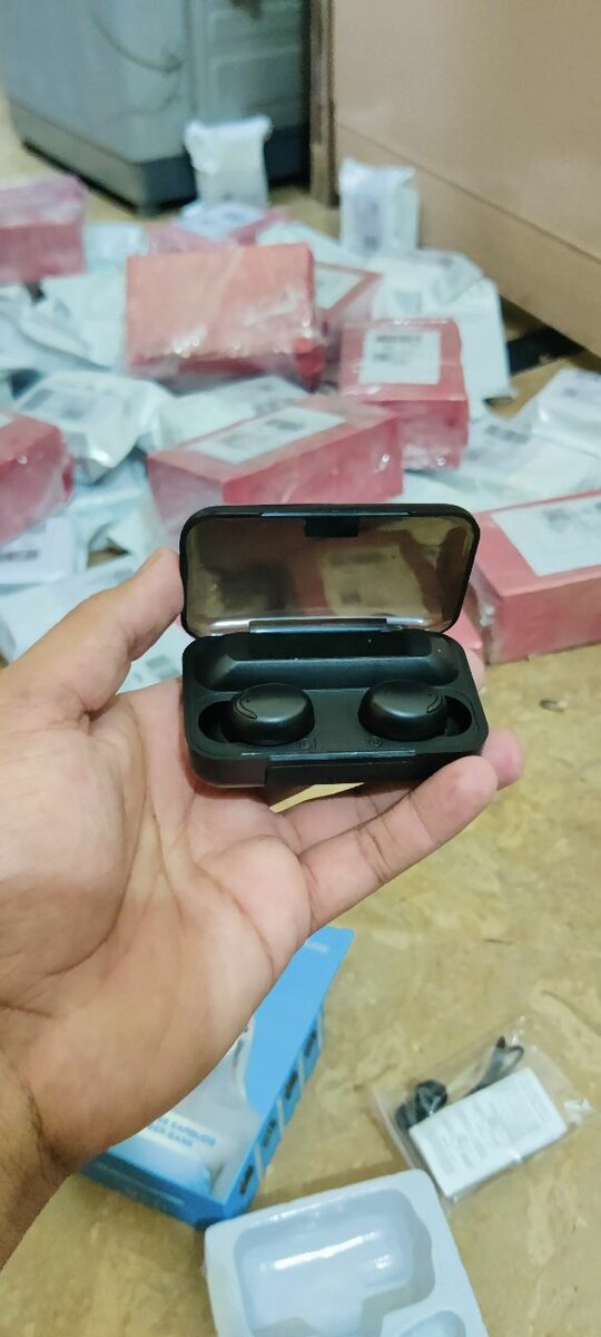 F9-5 TWS WIRELESS EARBUDS GREAT QUALITY