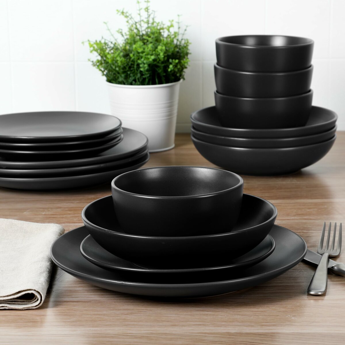 Ensemble porcelaine noir