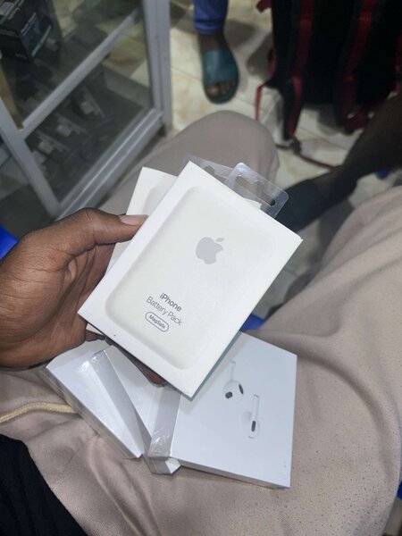 MagSafe battery pack