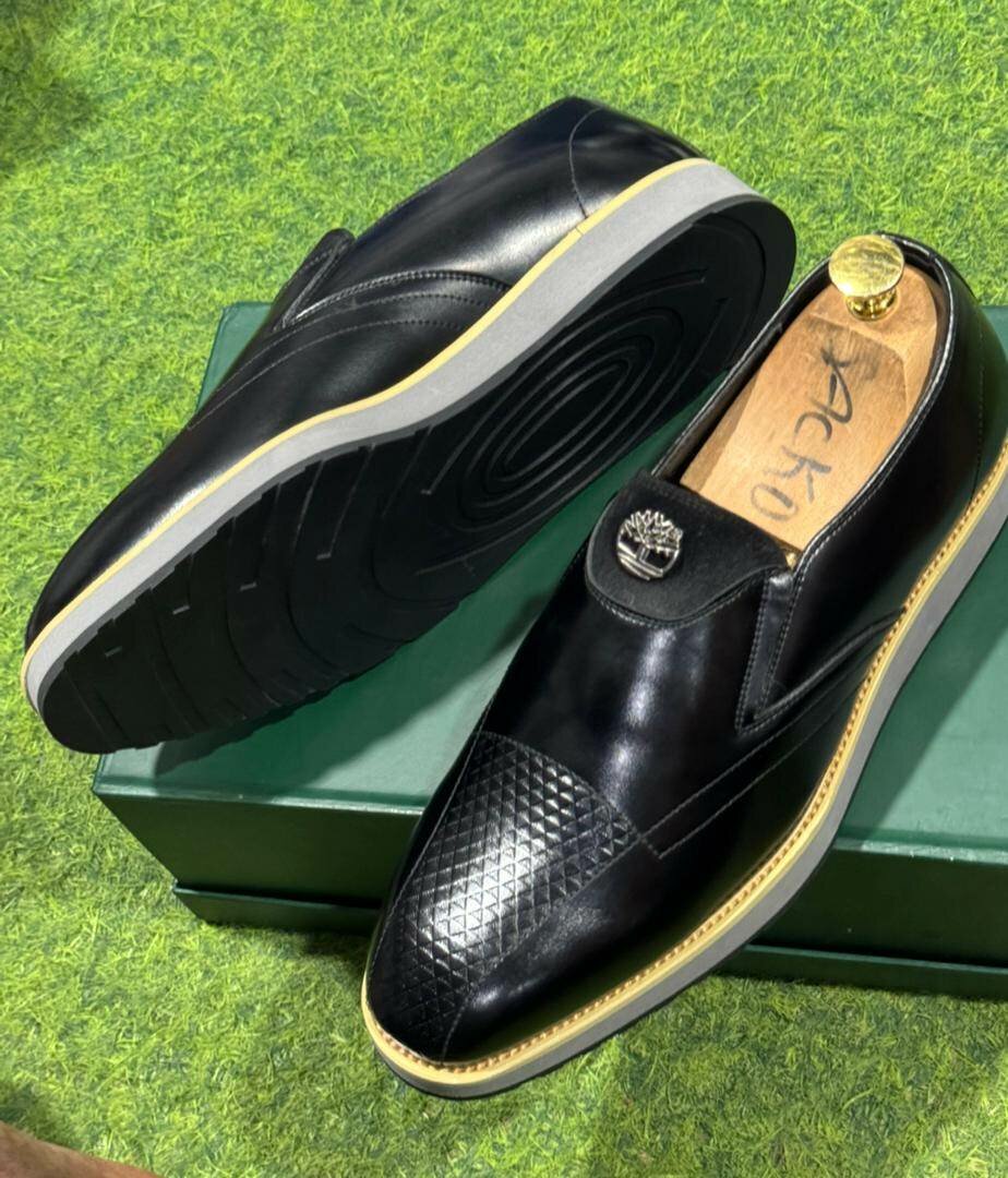 Chaussures habillées en cuir noir