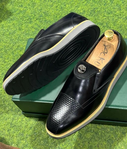 Chaussures habillées en cuir noir