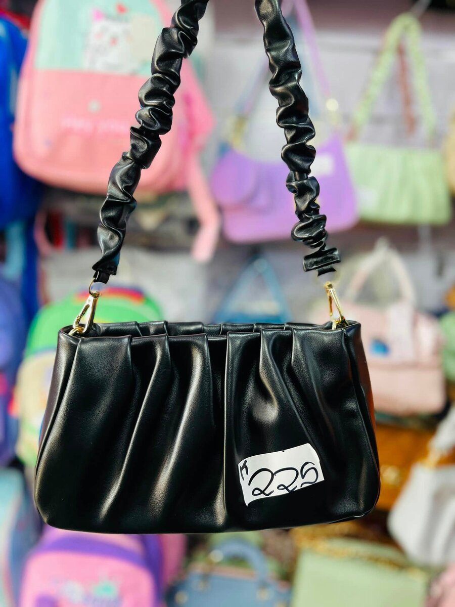 Fancy bag black