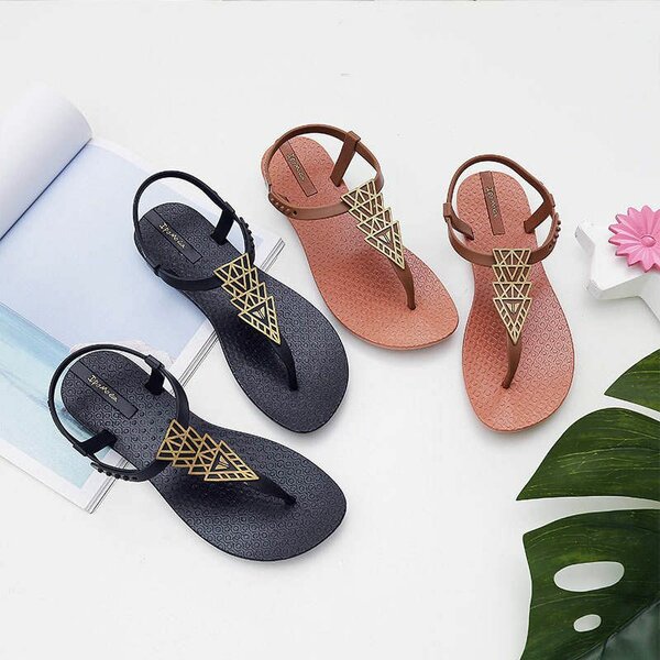 Ladies flexible sandals