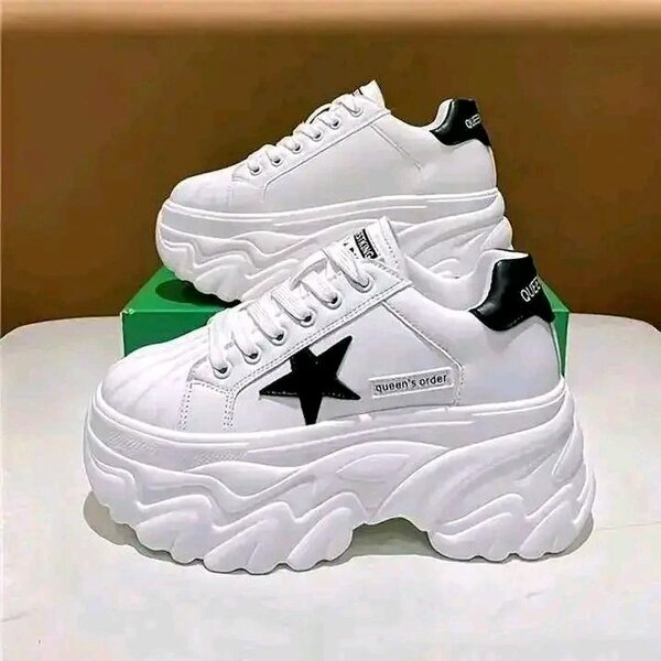 Sneakers compensées tendance