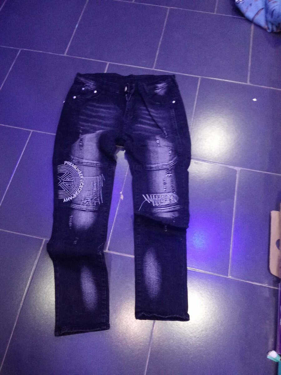 Jean Noir Déchiré Homme