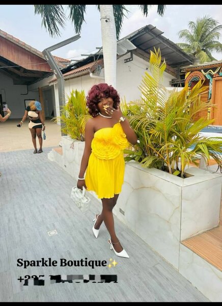 Robe jaune élégante