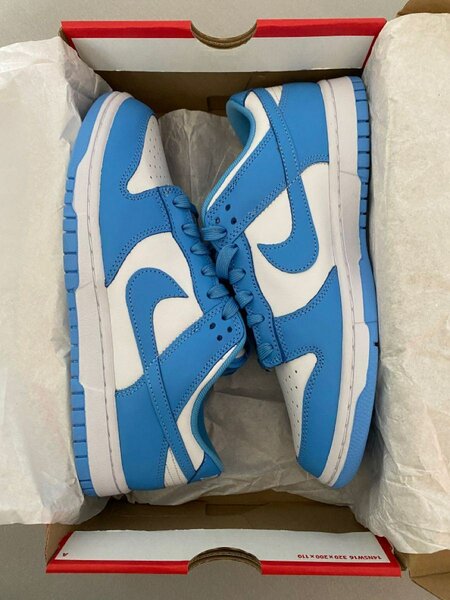 Baskets bleu et blanc tendance