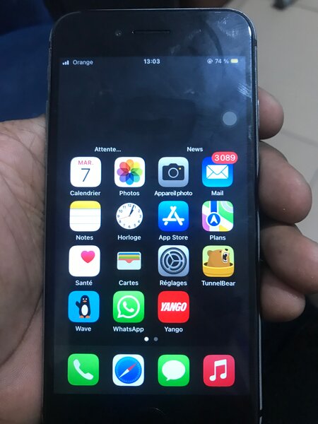 iPhone noir à vendre