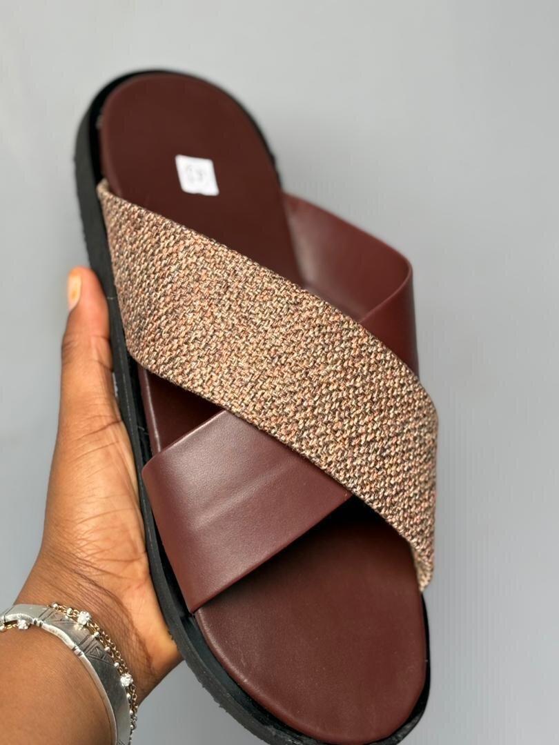 Sandales croisées en cuir