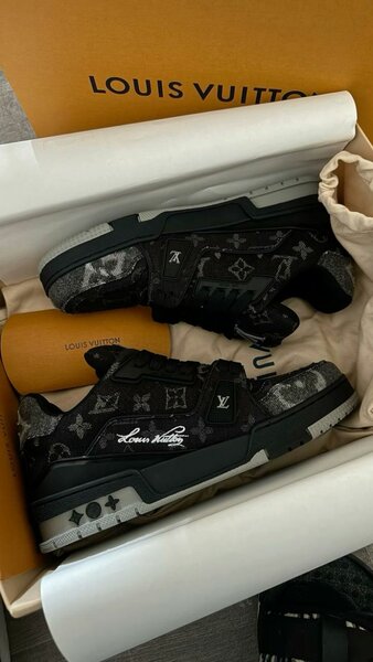 Louis Vuitton Sneakers Noirs
