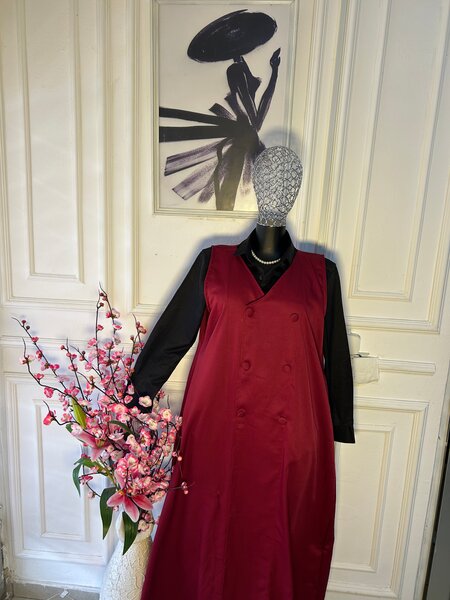 Robe longue bordeaux élégante