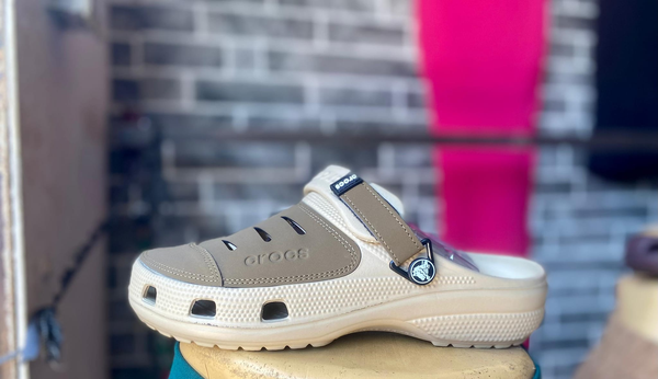 Chaussure Crocs brun