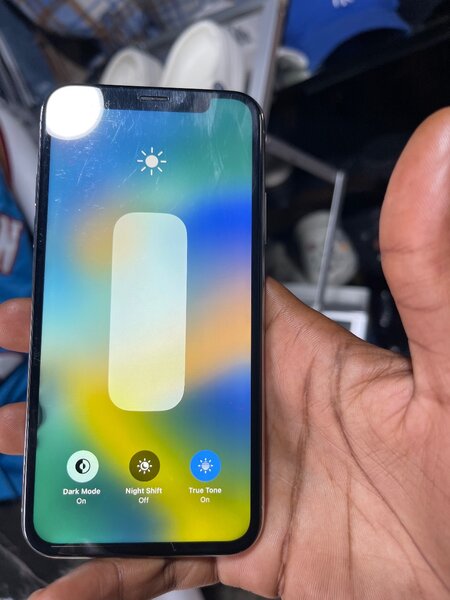 iPhone X fully functional neat battery 100