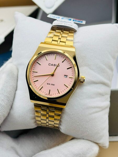 Montre Casio Dorée Étanche
