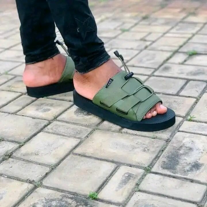 Sandales Vertes Unisexes à Boucles