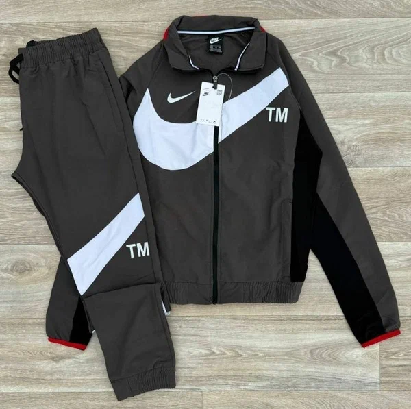 Ensemble de survêtement Nike élégant