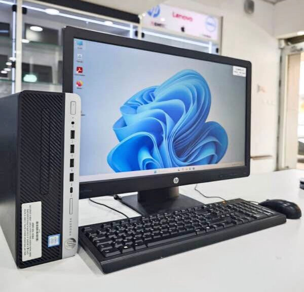 Ordinateur HP complet avec écran, clavier et souris