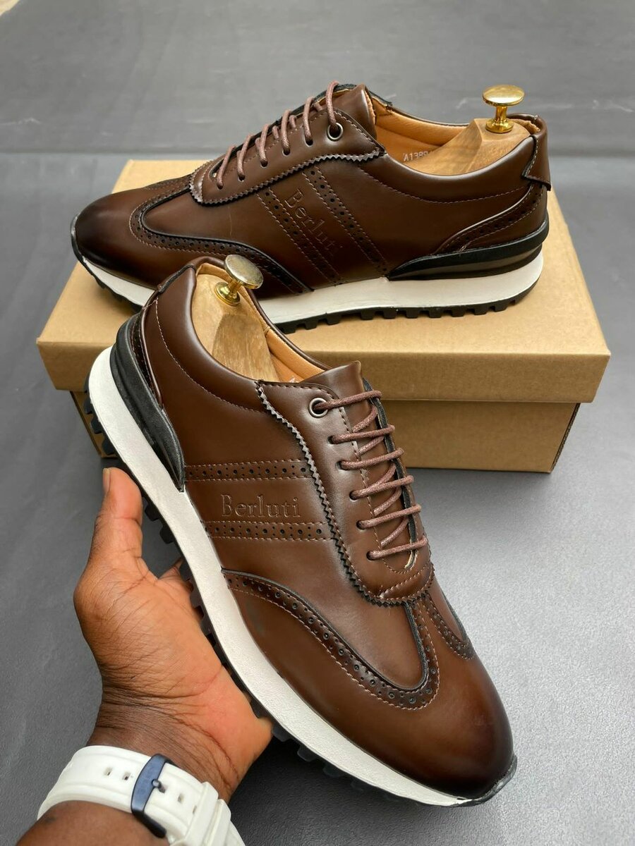 Sneakers en cuir marron et noir