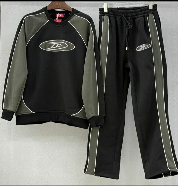 Ensemble de survêtement stylé