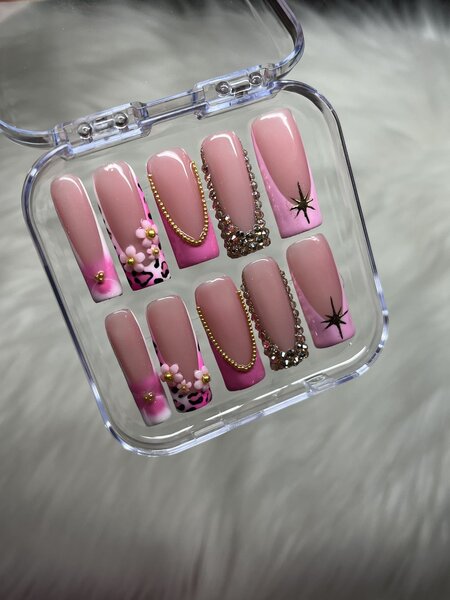 Ongles Fausse Rose Glamour