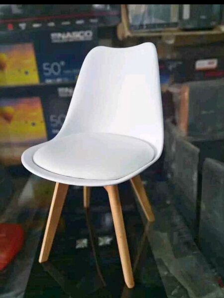 Chaise Scandinave Blanche