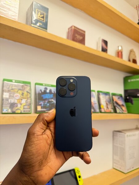 iPhone 15 Pro bleu