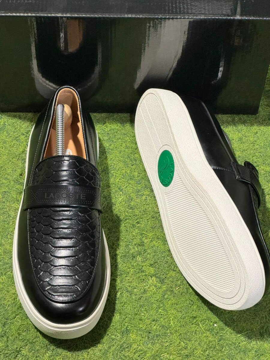 Mocassins en cuir noir élégant