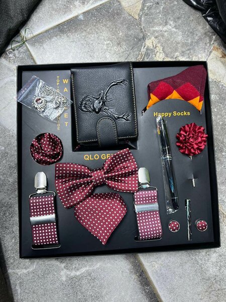 Men's Gift Set: Wallet & Accessories