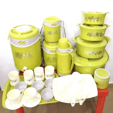 Service de table en plastique