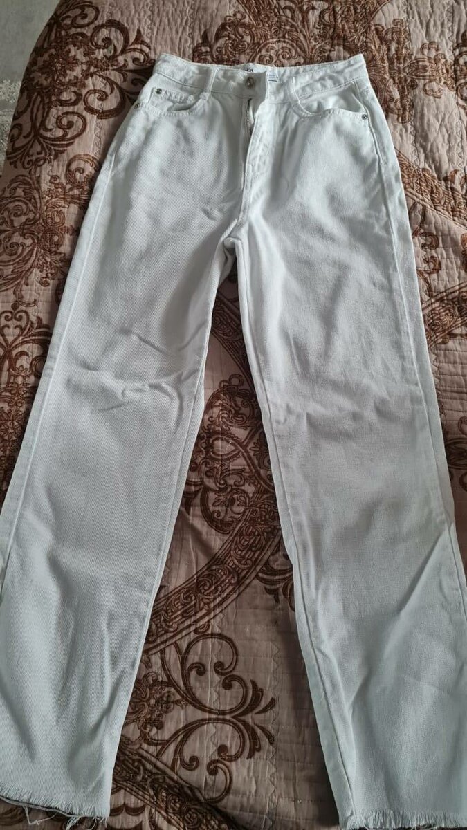 Белые джинсы zara оригинал