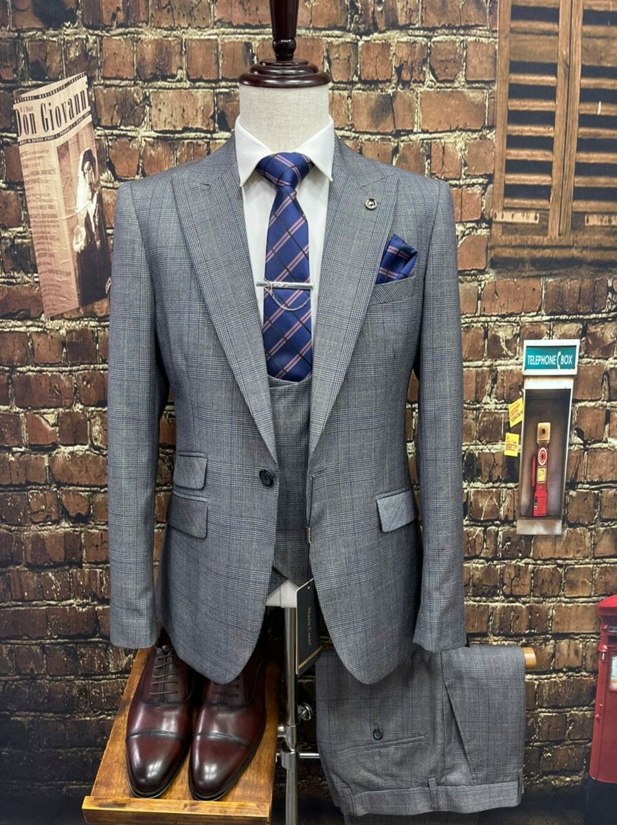 grey men's suit
