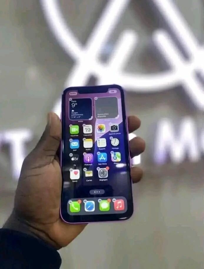 Smartphone moderne violet