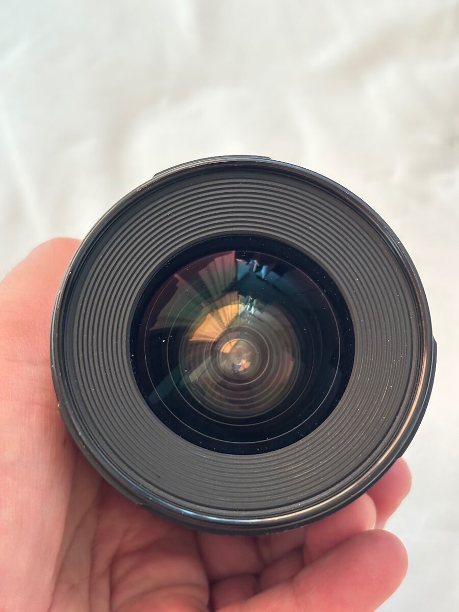 Canon 20 mm f2.8