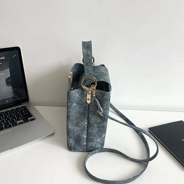 Sac à bandoulière élégant en denim