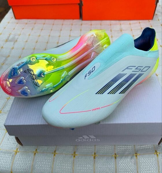 Chaussures de football Adidas F50
